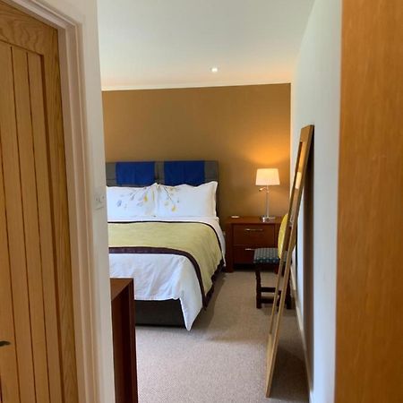 West Lodge B&B 헤일셤 외부 사진