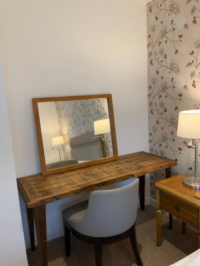 West Lodge B&B 헤일셤 외부 사진