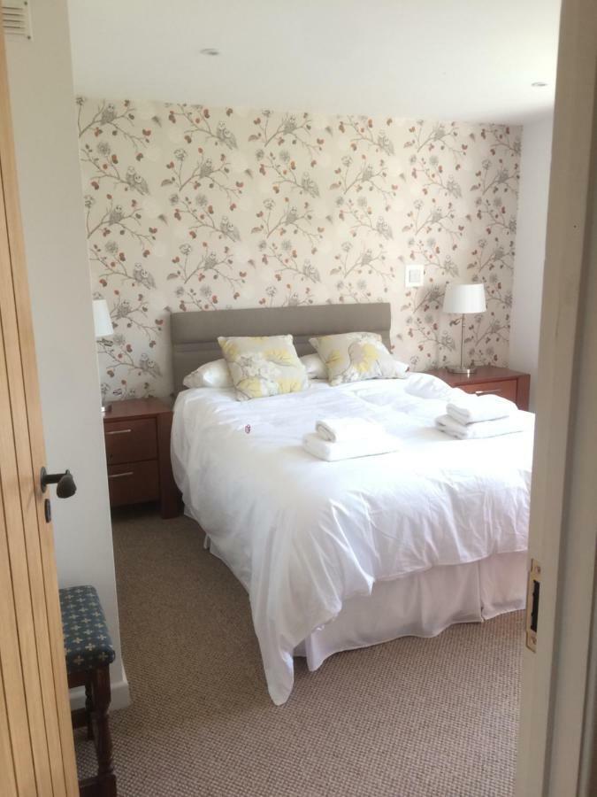 West Lodge B&B 헤일셤 외부 사진