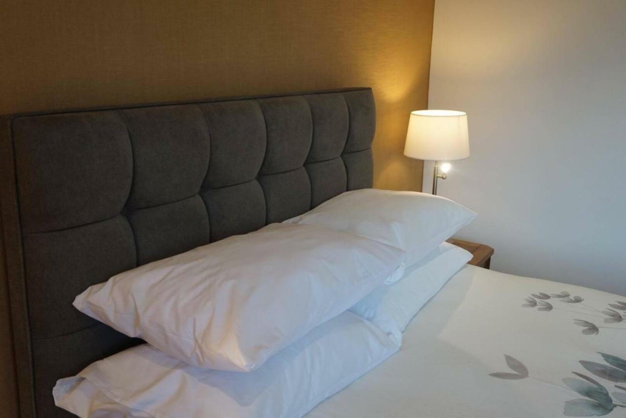 West Lodge B&B 헤일셤 외부 사진